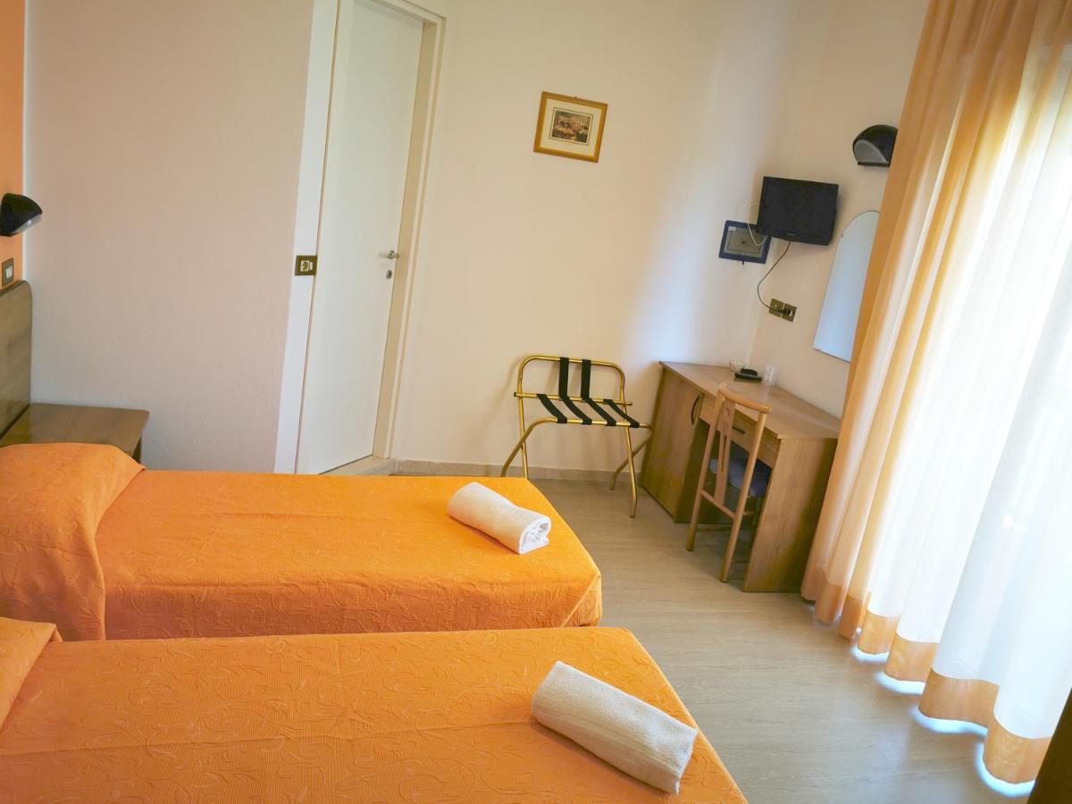 Hotel Tivoli Misano Adriatico Exterior photo